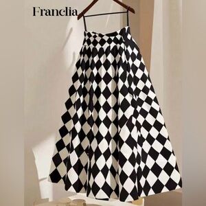 Black and White Diamond Pattern A-Line Skirt